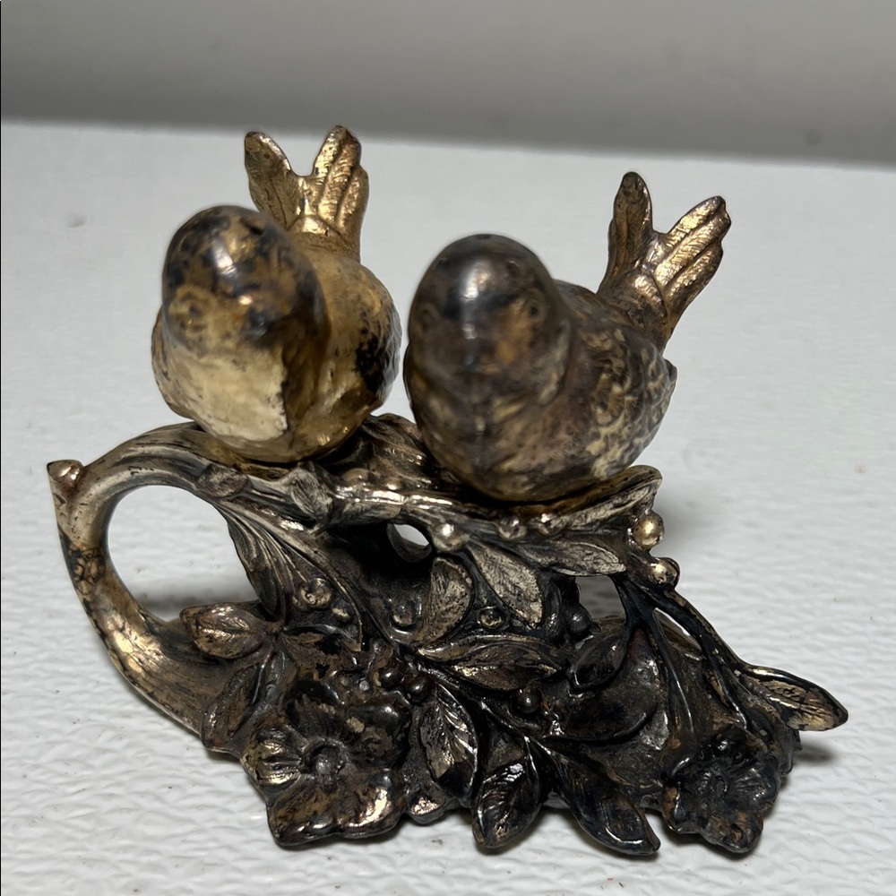 Vintage Bombay Co Metal Lovebirds Salt and Pepper Shakers
